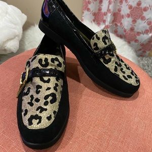 Beverly Feldman Leopard w/Rhinestone Buckle Sz 8